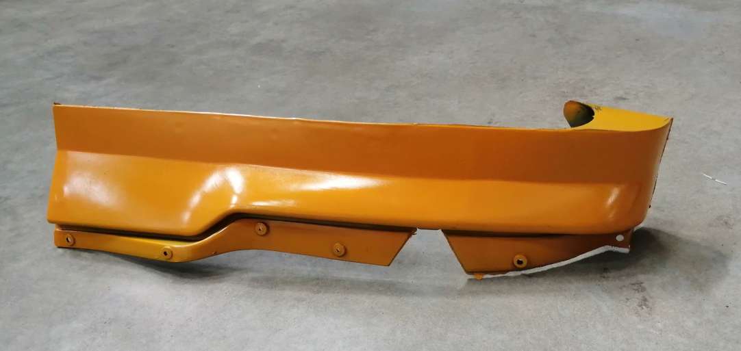 Накладка бампера верхняя левая F2000