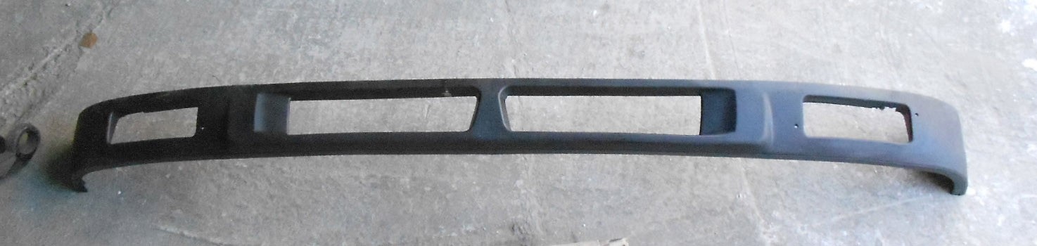 Бампер низ пластик черный F2000 